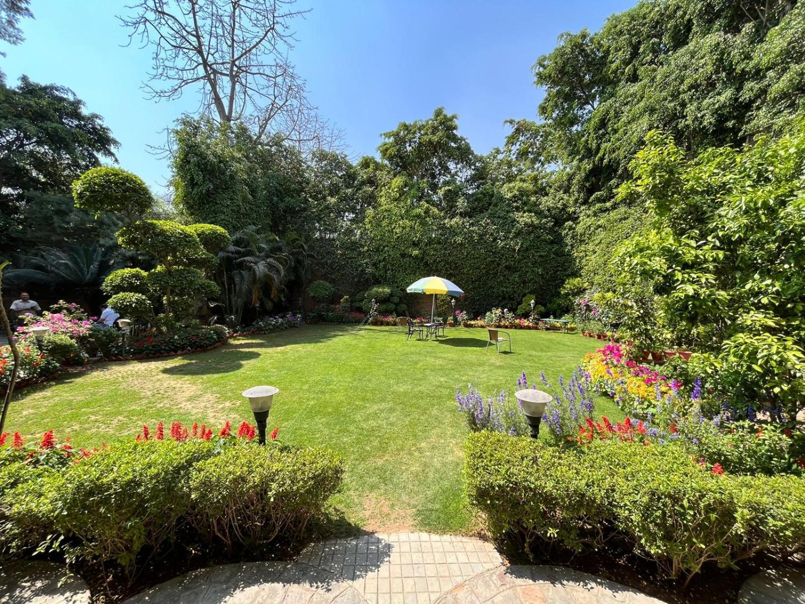 The Estate Villa New Delhi Extérieur photo